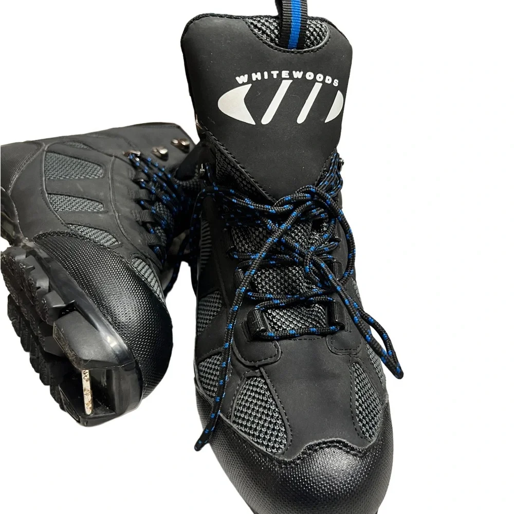 White woods Adult ski boots Unisex sz 40